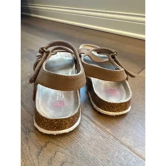 BareTraps BeTrue Persy Ankle Strap Flat Sandals Tan Vegan Leather Women Sz 6M - Picture 4 of 7